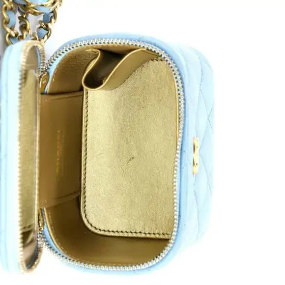 Chanel Pearl Crush Vanity Case With #242860C26B - Picture 5 of 8